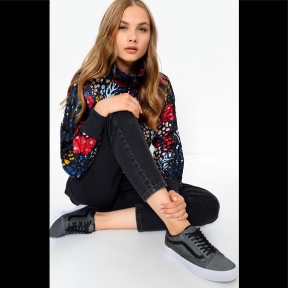 Vans Shoes - Vans old Skool embossed stingray - Sz 5